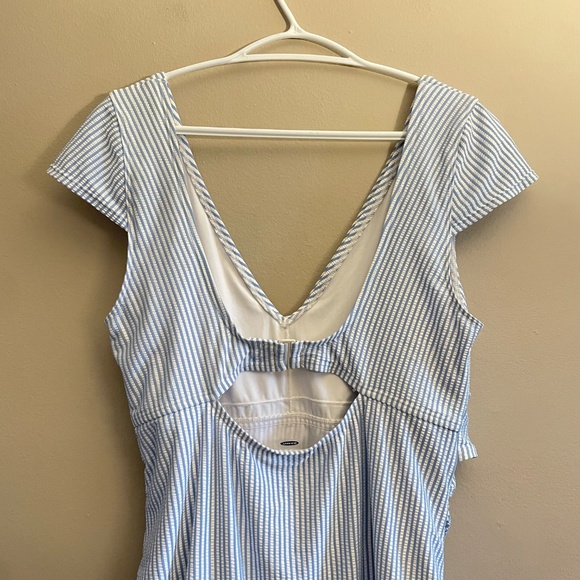 3/$10⚡️Old Navy Seersucker Blue & White One Piece Wrap Swimsuit Cap Sleeve - Picture 8 of 13